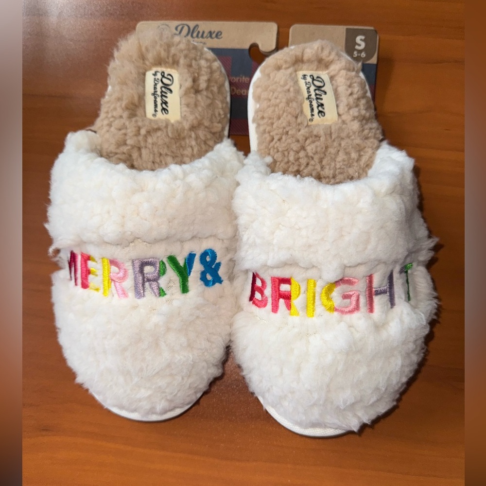 Dearfoams MERRY & BRIGHT Memory Foam Slippers